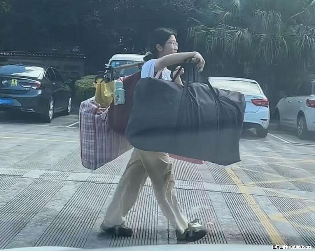 全网追的“扁担女孩”,找了一份暑假工,时薪12元 - 河源生活资讯 - 河源28生活网 heyuan.28life.com