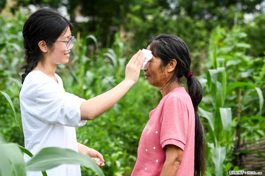 全网追的“扁担女孩”,找了一份暑假工,时薪12元 - 河源生活资讯 - 河源28生活网 heyuan.28life.com